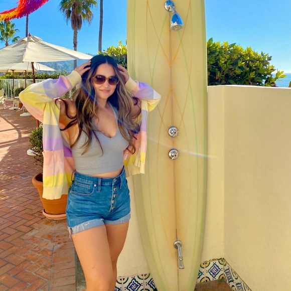 Meet your Posher, Melissa - Picture 2 of 3